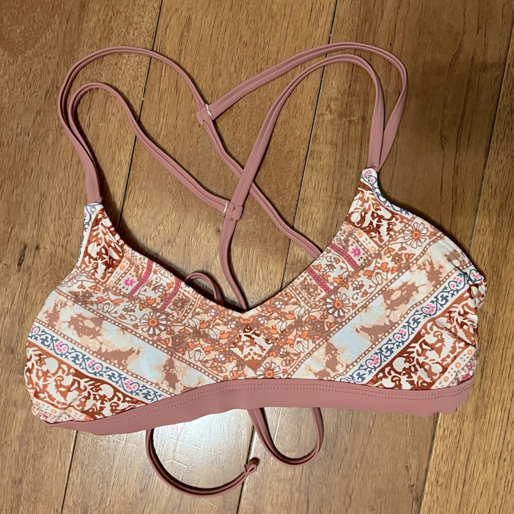 Patterned swimsuit top